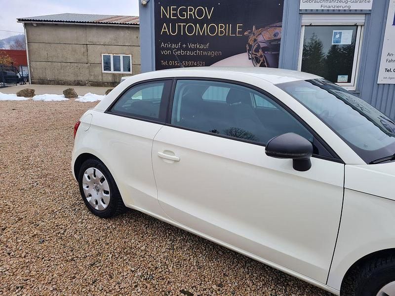 Gebraucht Audi A1 Attraction 122 PS (89 kW) 2010 Weiß Limousine