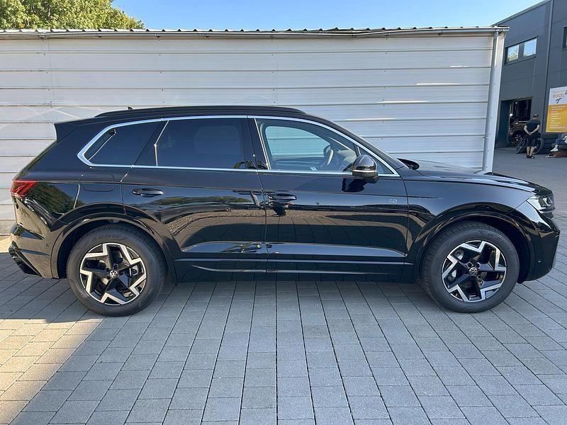 Gebraucht VW Touareg Elegance 286 PS (210 kW) 2024 Schwarz SUV