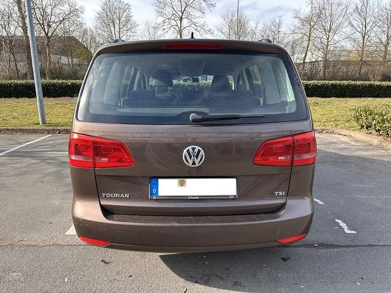 Gebraucht VW Touran 140 PS (102 kW) 2011 Braun Van / Kleinbus