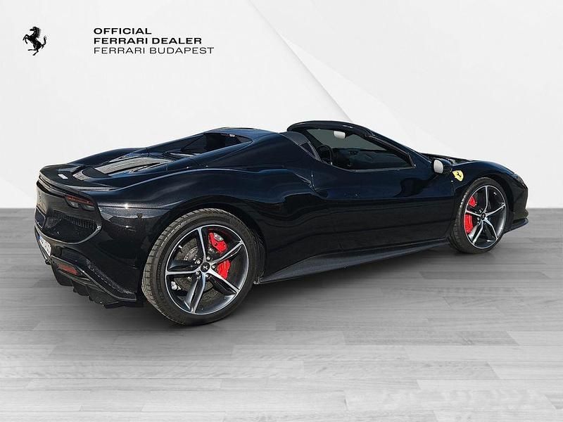 Second-hand Ferrari 296 829 CP (609 kW) 2024 Negru Cabrio