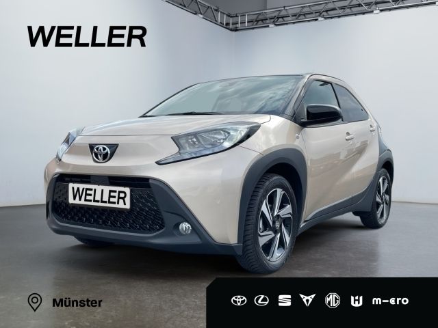 Beige Gebraucht 2024 Toyota Aygo Team Kleinwagen | 14.690 € (Guter Preis) - Bild 1/3