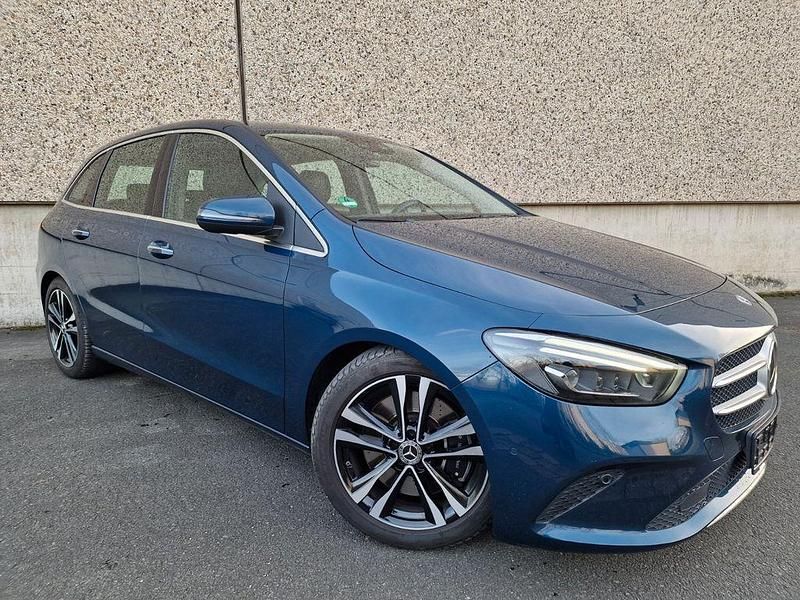 Gebraucht Mercedes B180 Progressive 116 PS (85 kW) 2019 Denimblau Van / Kleinbus
