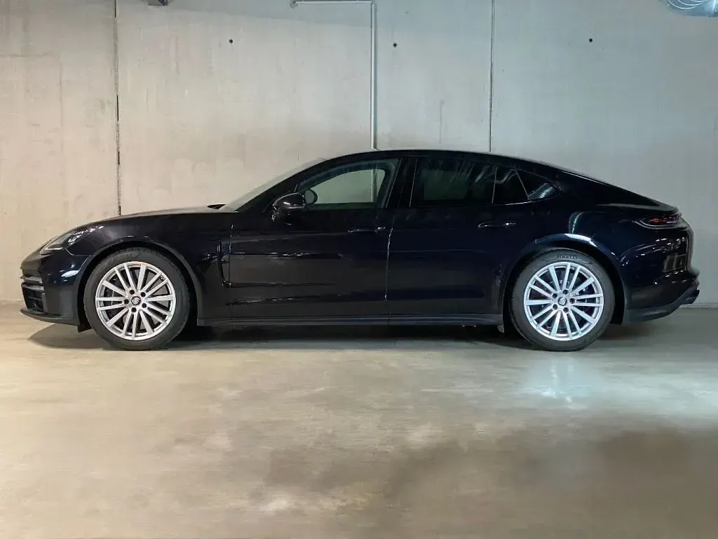 Gebraucht Porsche Panamera Turbo S 630 PS (463 kW) 2023 Tiefschwarzmetallic Kleinwagen