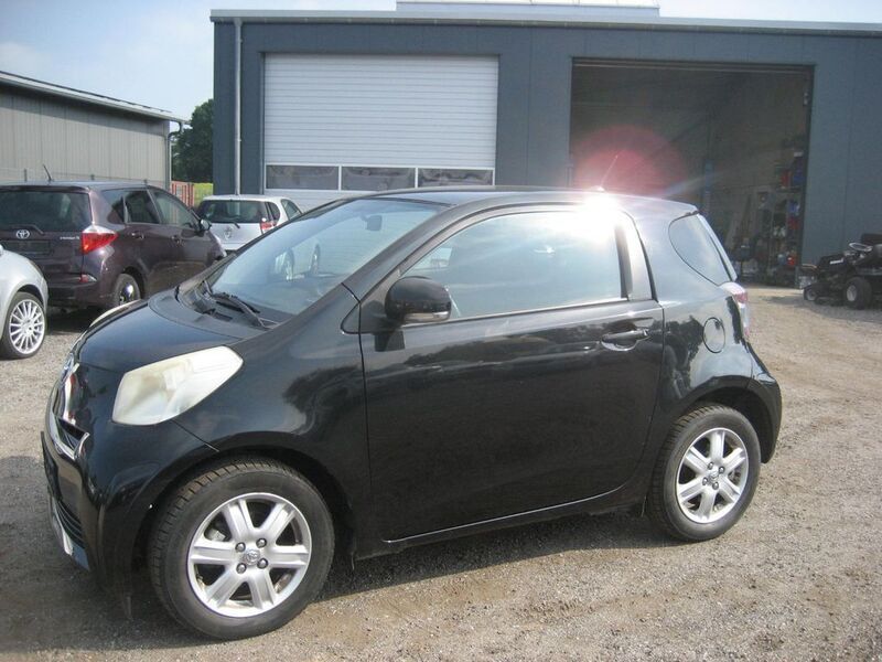 Gebraucht Toyota iQ Basis 90 PS (66 kW) 2009 Schwarz Kleinwagen