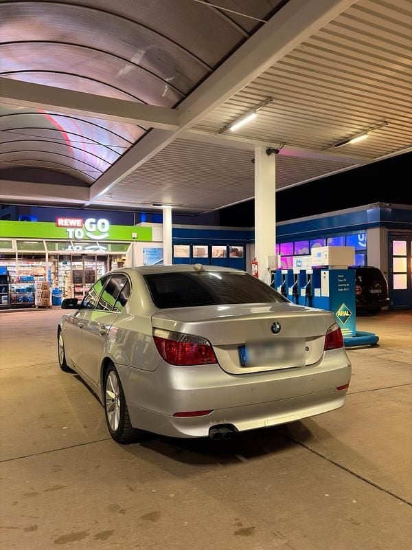 Gebraucht BMW 520 170 PS (125 kW) 2005 Silber Limousine