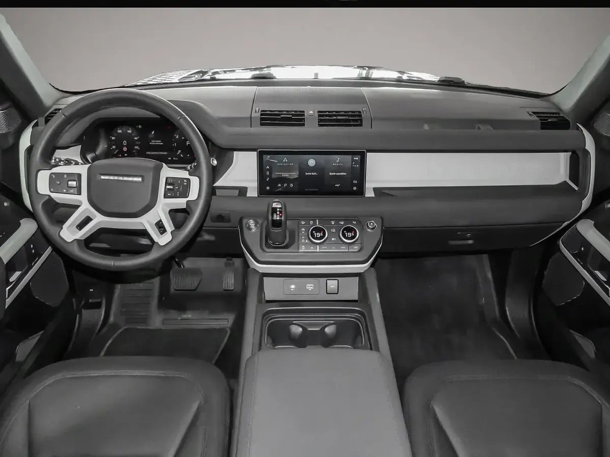 Gebraucht Land Rover Defender SE Dynamic 400 PS (294 kW) 2023 Manufacturer SUV
