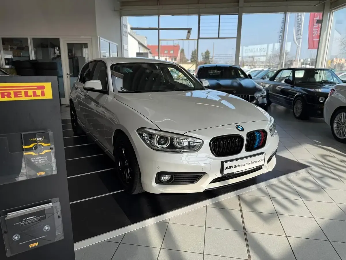 Gebraucht BMW 116 Advantage 116 PS (85 kW) 2016 Weiß Kleinwagen
