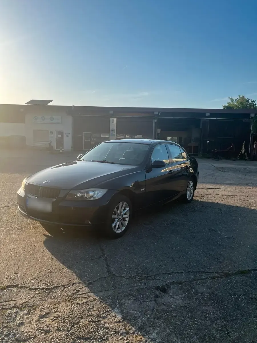 Gebraucht BMW 320 150 PS (110 kW) 2006 Blau Limousine