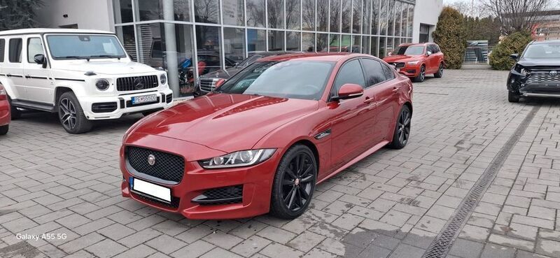 Rot Gebraucht 2015 Jaguar XE R-Sport Limousine | 14.900 € - Bild 1/4
