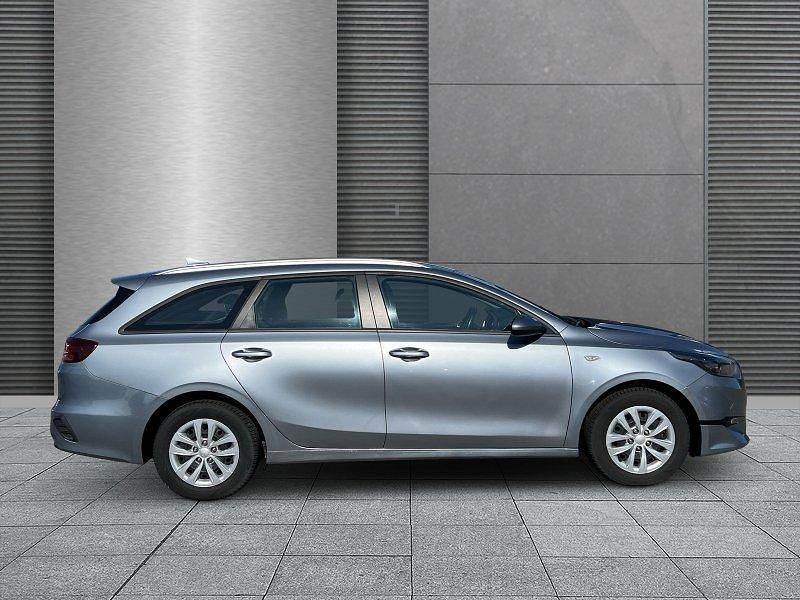 Silber metallic Gebraucht 2022 Kia Ceed Sportswagon Kombi | 16.890 € (Fairer Preis) - Bild 1/4