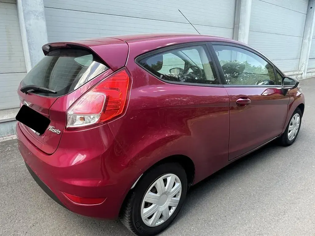 Gebraucht Ford Fiesta 95 PS (69 kW) 2013 Rot Kleinwagen