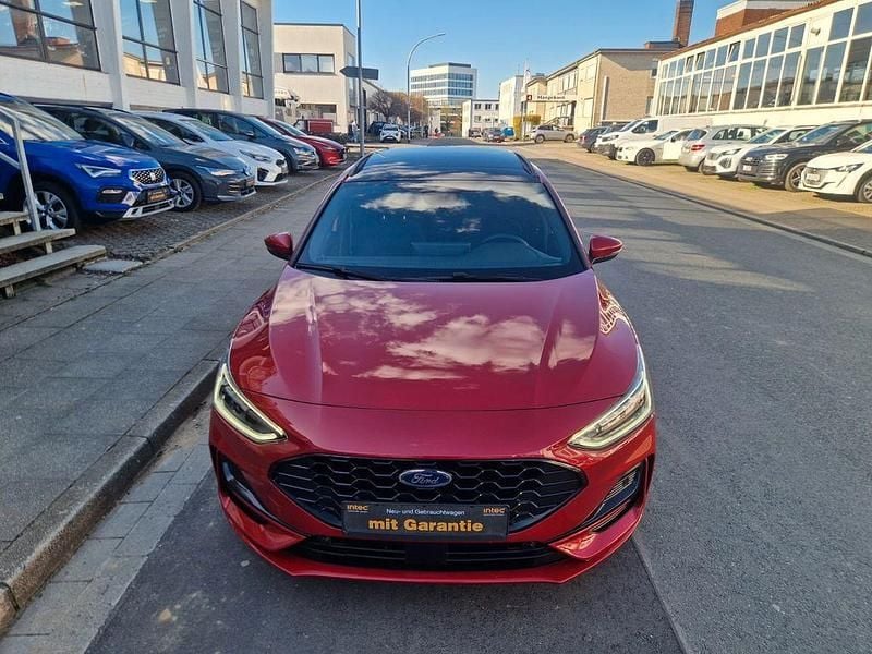 Gebraucht Ford Focus ST-Line 155 PS (114 kW) 2023 Rot Limousine