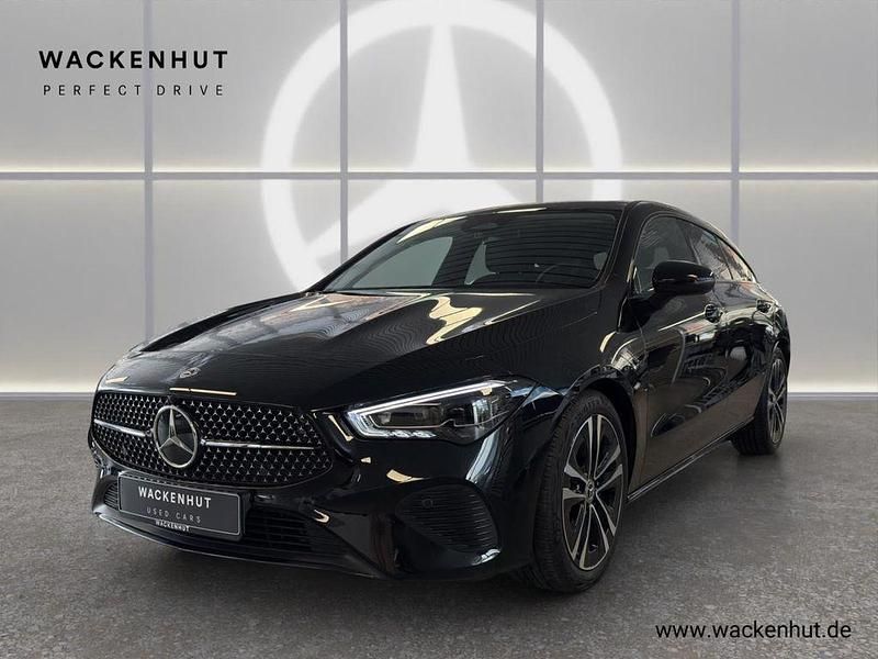 Schwarz Gebraucht 2024 Mercedes CLA180 Shooting Brake Advanced Kombi | 32.460 € (Fairer Preis) - Bild 1/4