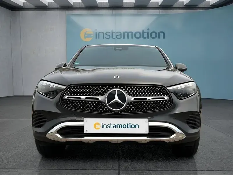 Gebraucht Mercedes GLC200 204 PS (150 kW) 2024 Grau SUV