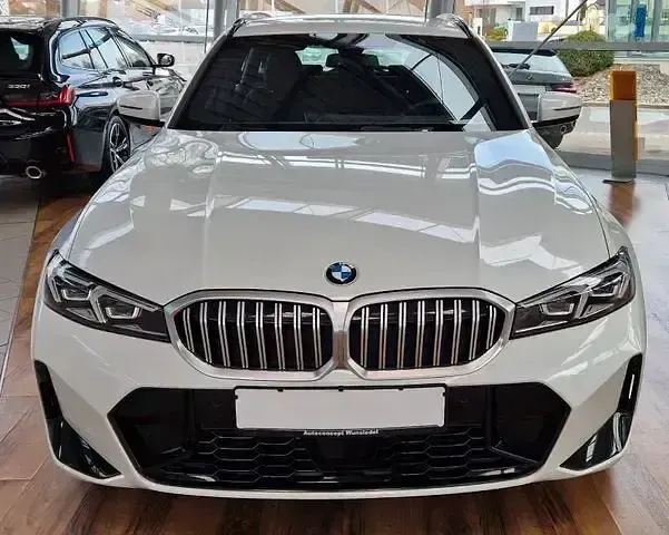 Gebraucht BMW 330 M Sport 245 PS (180 kW) 2024 Weiß Limousine