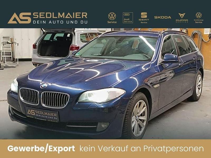 Gebraucht BMW 520 184 PS (135 kW) 2011 Tiefseeblau metallic Kombi