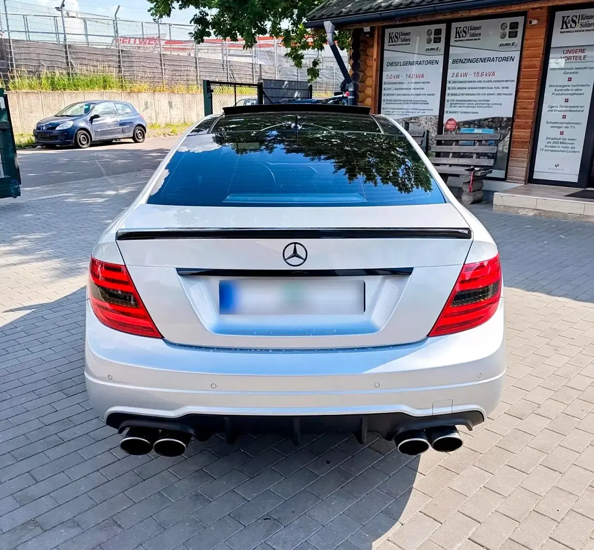 Gebraucht Mercedes C180 AMG 156 PS (114 kW) 2015 Silber Coupé
