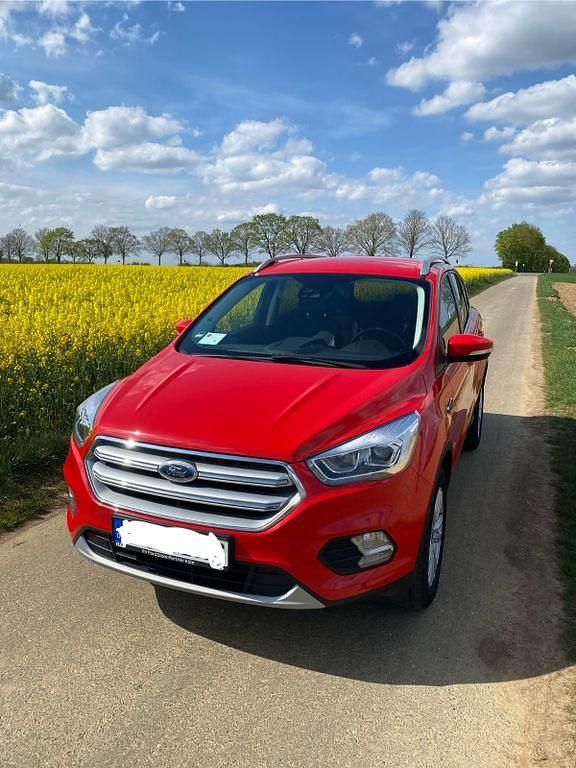 Rot Gebraucht 2017 Ford Kuga SUV | 11.450 € (Superpreis) - Bild 1/4