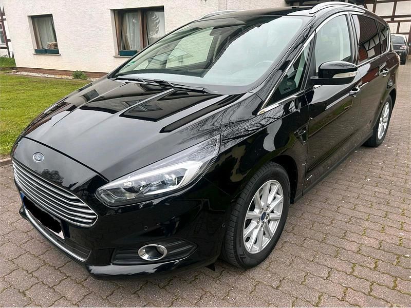 Gebraucht Ford S-MAX Titanium 179 PS (131 kW) 2018 Schwarz Van / Kleinbus