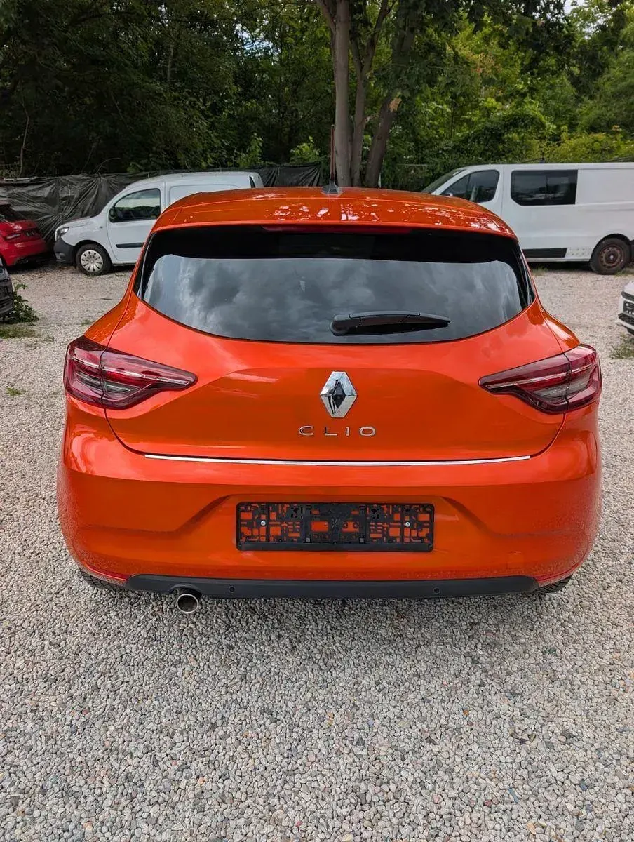 Gebraucht Renault Clio V 91 PS (66 kW) 2023 Orange Limousine
