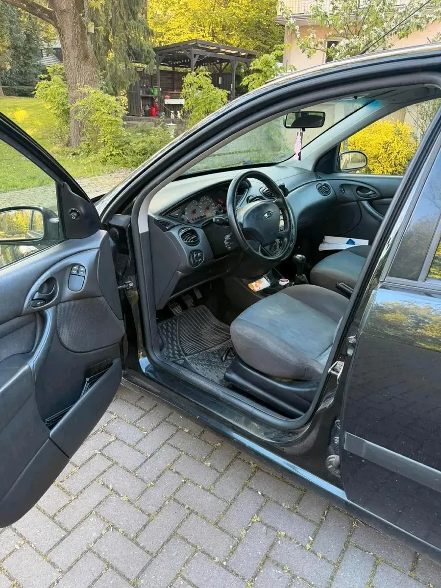 Usata Ford Focus 101 CV (74 kW) 2003 Nero Berlina