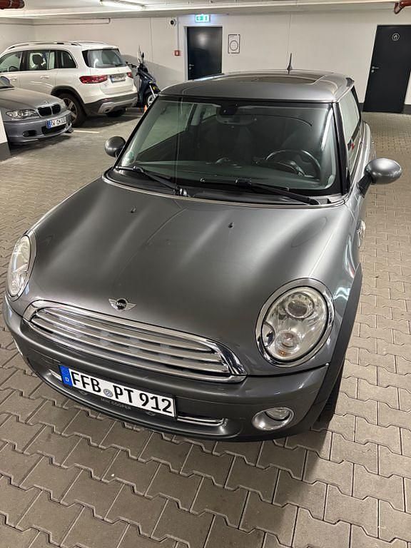 Grau Gebraucht 2010 Mini Cooper Kleinwagen | 7.300 € (Fairer Preis) - Bild 1/4