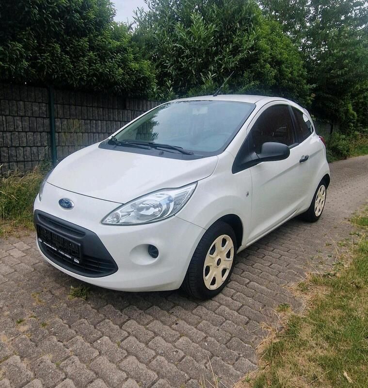 Weiß Gebraucht 2014 Ford Ka Kleinwagen | 3.950 € (Guter Preis) - Bild 1/4