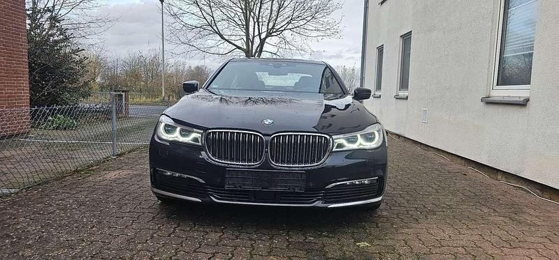 Gebraucht BMW 730L 265 PS (194 kW) 2019 Schwarz Limousine