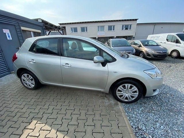 Gebraucht Toyota Auris Sol 124 PS (91 kW) 2007 Silber Kleinwagen