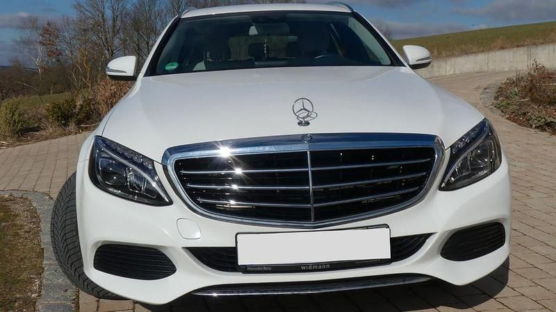 Gebraucht Mercedes C220 170 PS (125 kW) 2015 Weiß Kombi