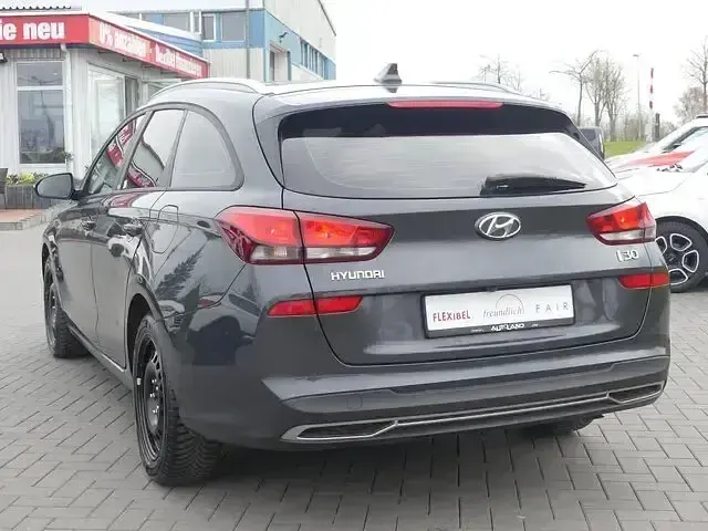 Gebraucht Hyundai i30 160 PS (117 kW) 2021 Grau Kombi