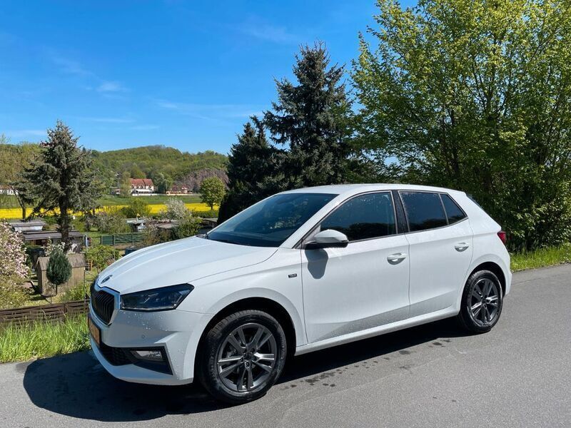 Weiß Neu 2025 Skoda Fabia Tour Limousine | 20.990 € (Fairer Preis) - Bild 1/4