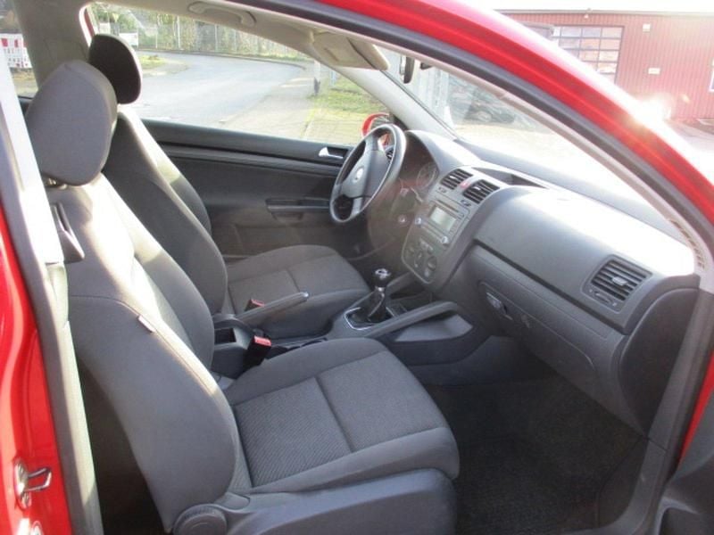 Gebraucht VW Golf IV Trendline 75 PS (55 kW) 2005 Rot Limousine