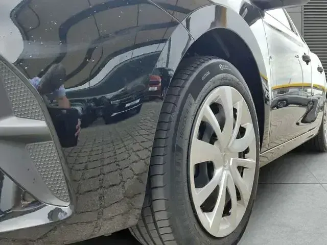 Gebraucht Opel Corsa-e Edition 100 kW (136 PS) 2023 Schwarz Kleinwagen