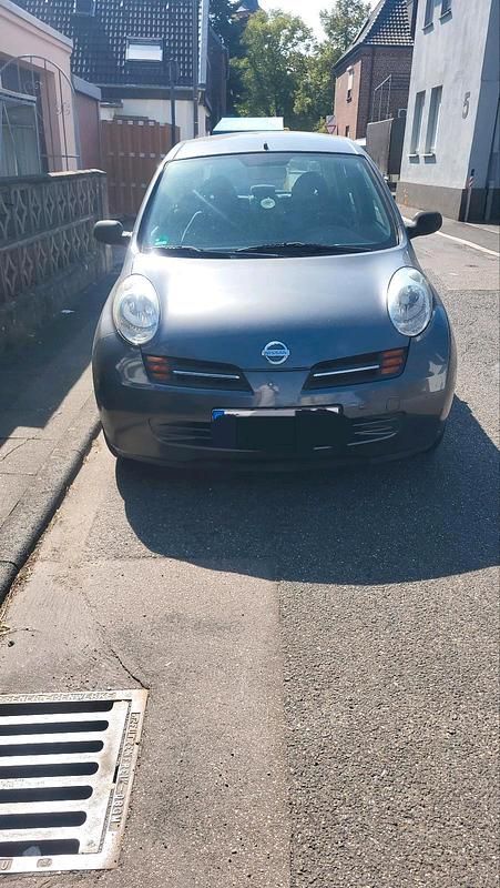 Grau Gebraucht 2003 Nissan Micra Kleinwagen | 2.000 € (Fairer Preis) - Bild 1/4
