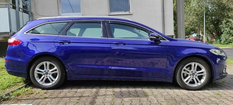 Gebraucht Ford Mondeo Titanium 150 PS (110 kW) 2015 Blau Kombi
