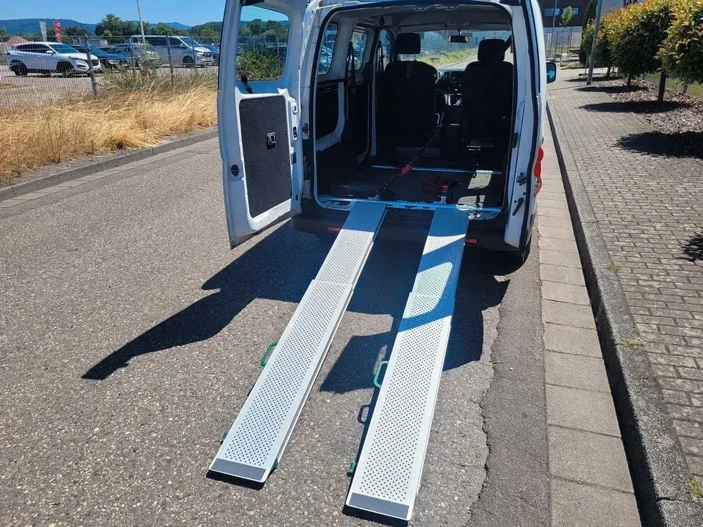 Gebraucht Nissan NV200 110 PS (80 kW) 2012 Weiß Van / Kleinbus