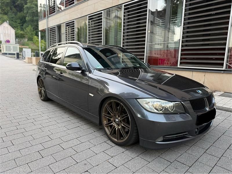 Grau Gebraucht 2008 BMW 330 M Sport Kombi | 6.800 € (Guter Preis) - Bild 1/4