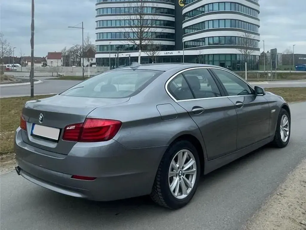 Gebraucht BMW 525 204 PS (150 kW) 2010 Grau Limousine