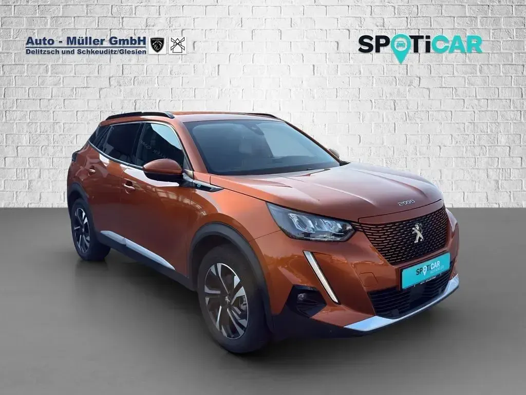 Gebraucht Peugeot e-2008 Allure 100 kW (136 PS) 2021 Orange SUV