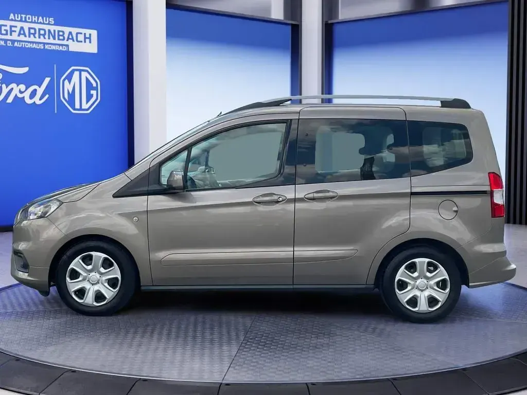 Gebraucht Ford Tourneo Courier Trend 101 PS (74 kW) 2020 Pyritsilber metallic Van / Kleinbus