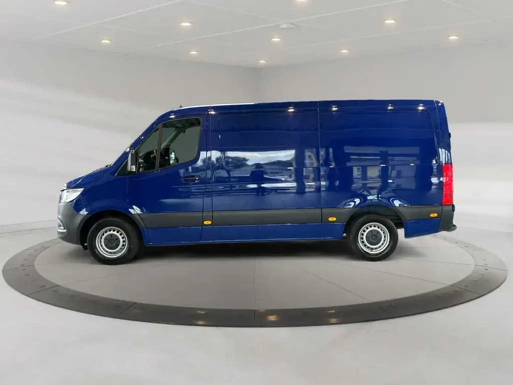 Gebraucht Mercedes Sprinter 150 PS (110 kW) 2022 Atlantisblau Van