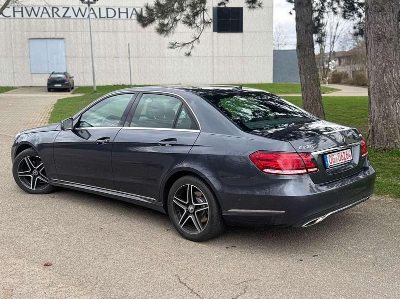 Gebraucht Mercedes E220 170 PS (125 kW) 2013 Tenoritgrau  metalliclack Limousine