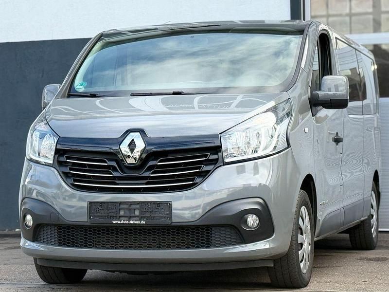 Grau Gebraucht 2017 Renault Trafic Van / Kleinbus | 15.980 € (Etwas zu teuer) - Bild 1/4