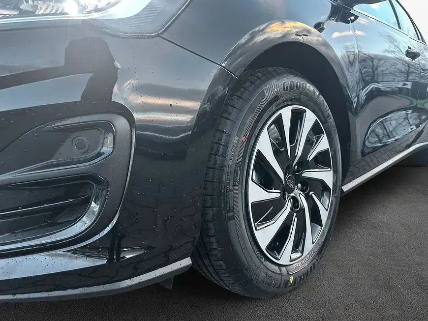 Neu Ford Focus Titanium 125 PS (91 kW) 2025 Agate black metallic Limousine