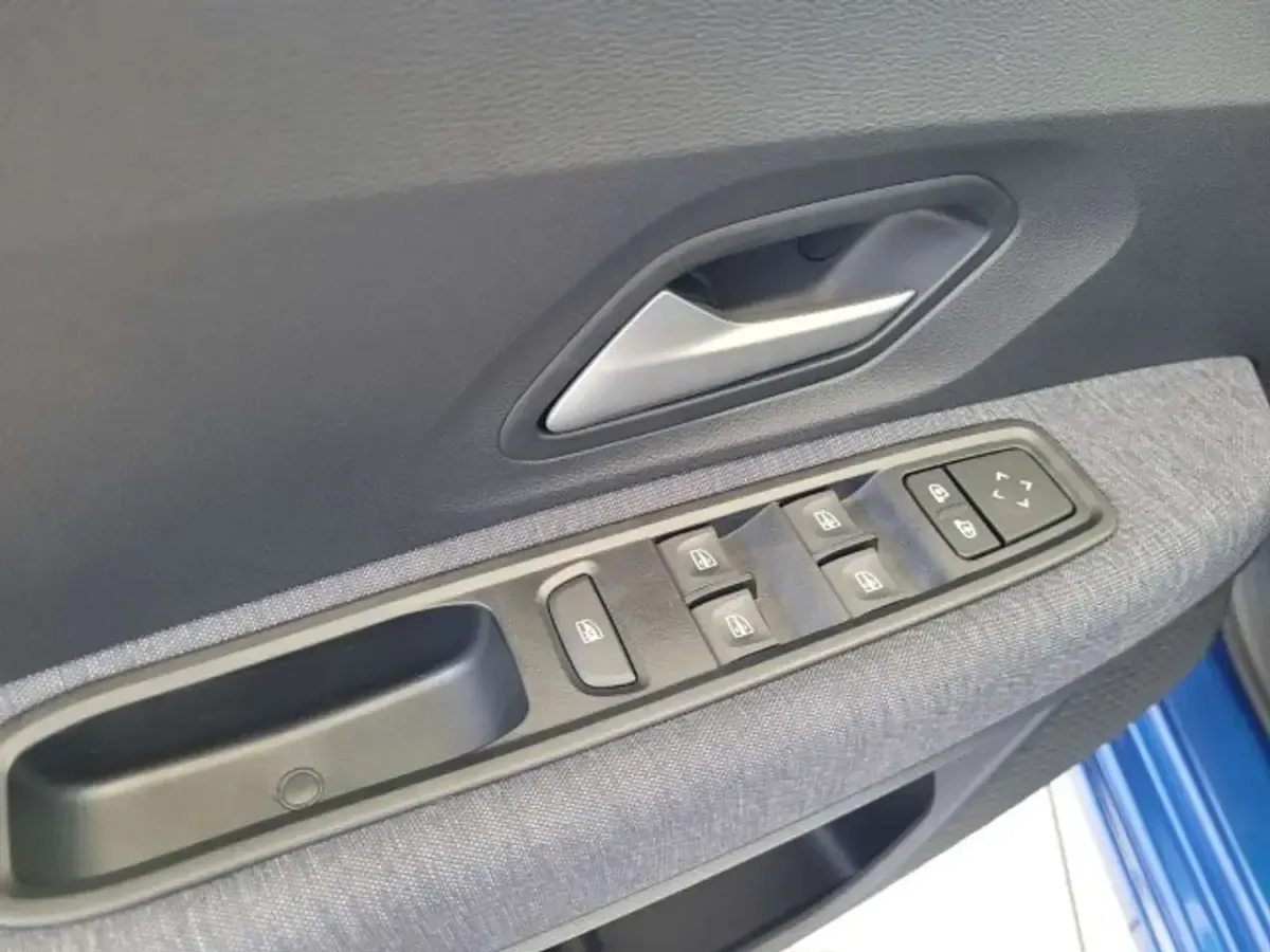 Neu Dacia Sandero Expression 101 PS (74 kW) 2026 Ironblau metallic Kleinwagen