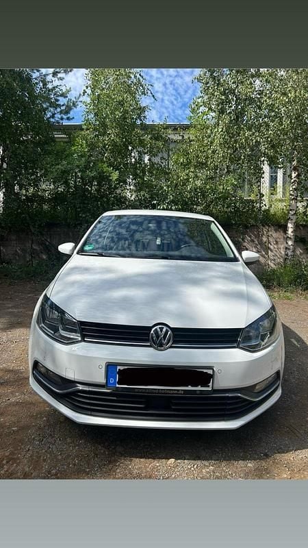 Weiß Gebraucht 2017 VW Polo Allstar Limousine | 10.000 € (Guter Preis) - Bild 1/4
