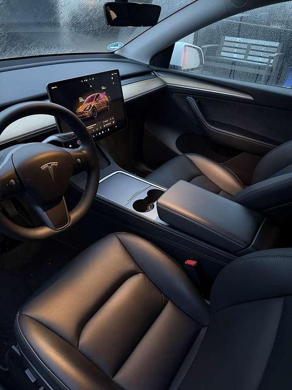 Gebraucht Tesla Model Y RWD 219 kW (299 PS) 2023 Weiß SUV