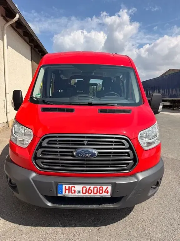 Gebraucht Ford Transit Trend 105 PS (77 kW) 2018 Rot Van