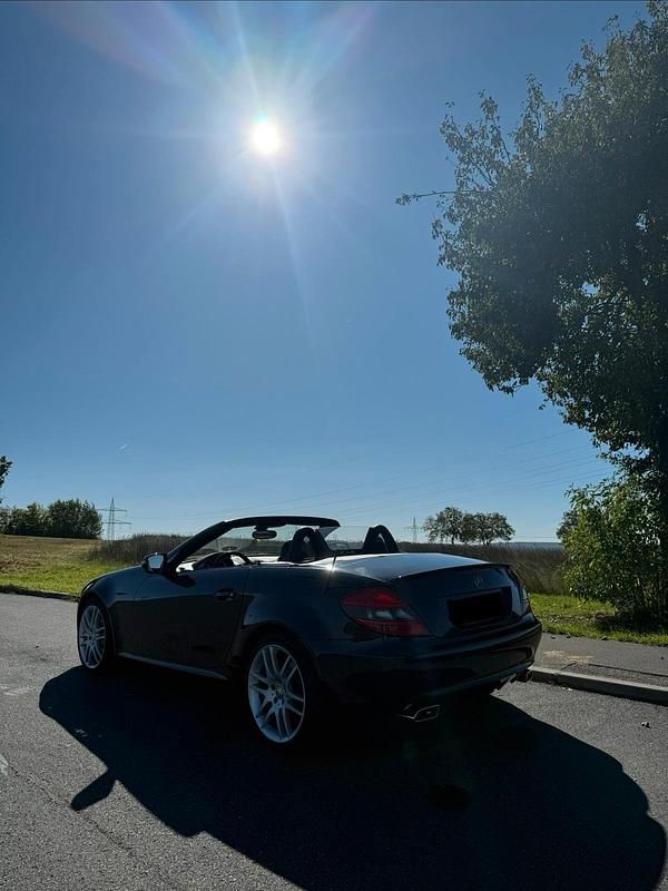 Gebraucht Mercedes SLK280 231 PS (169 kW) 2009 Schwarz Cabrio